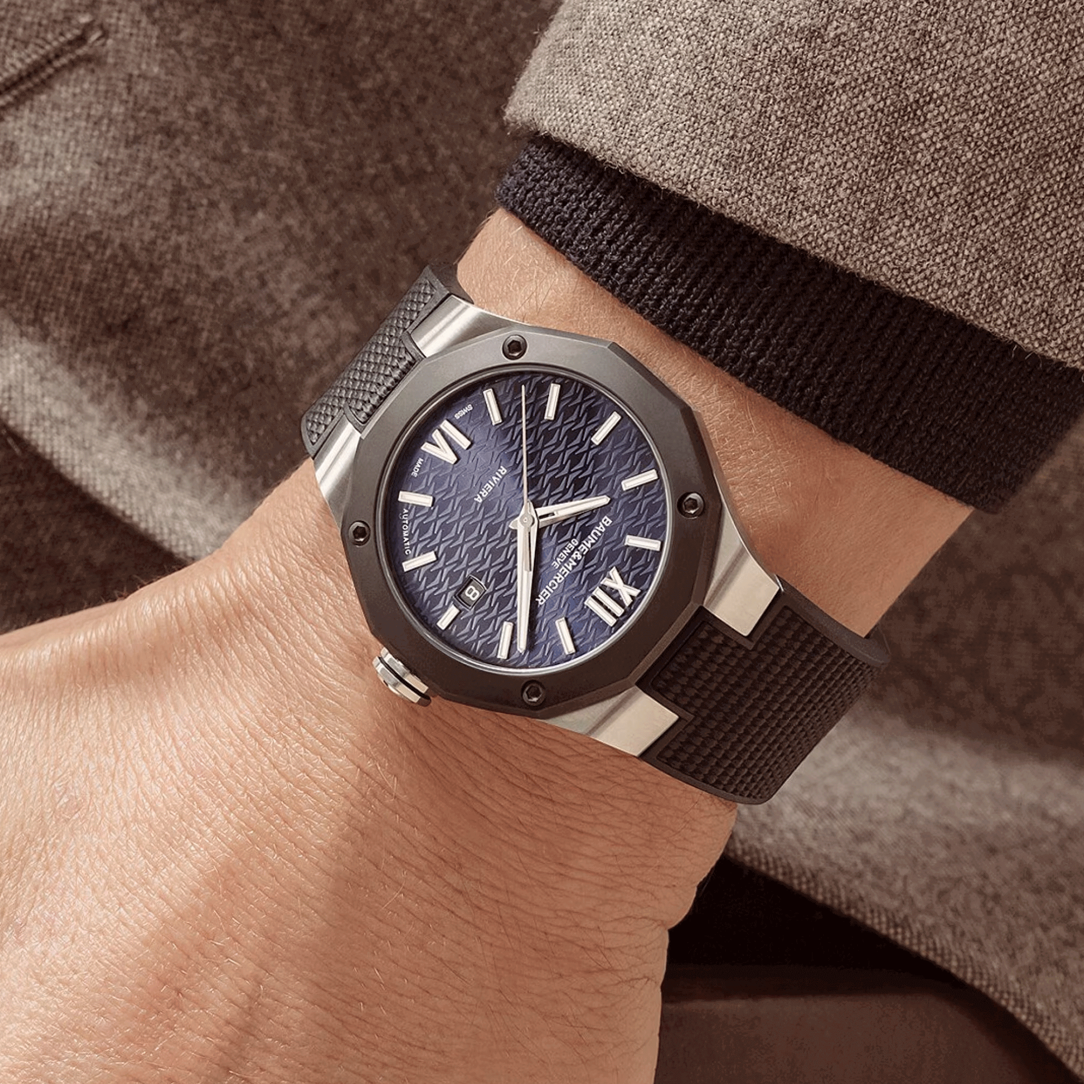 Montre Baume et Mercier Riviera ADLC noir automatique cadran bleu bracelet caoutchouc noir 42 mm 10768