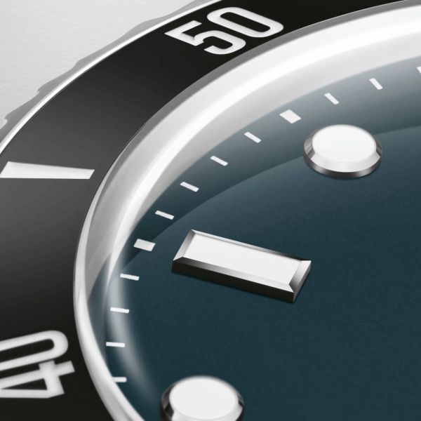 Oris Divers Date automatic blue dial steel bracelet 39 mm