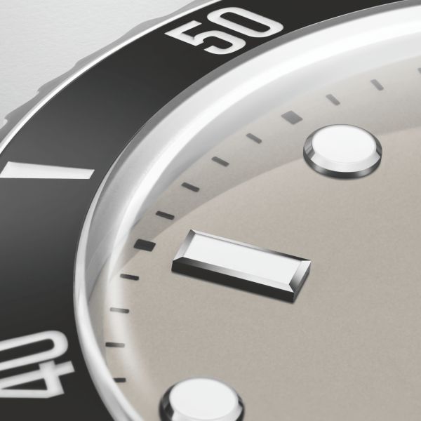 Oris Divers Date automatic beige dial steel bracelet 39 mm