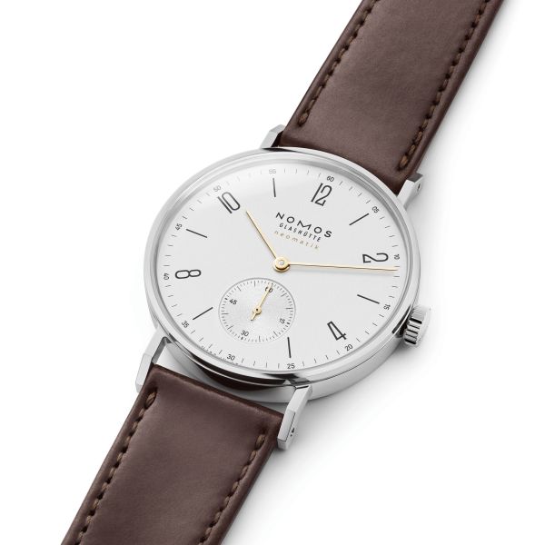 Montre Nomos Tangente Neomatik Doré automatique cadran galvanisé bracelet cuir fond acier 35 mm