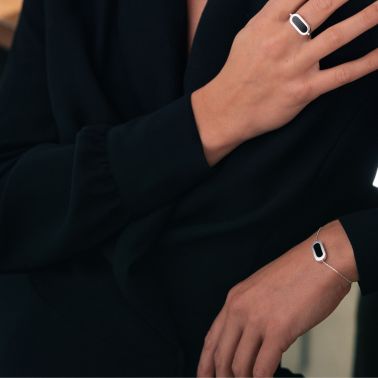 So Shocking Inverso reversible bracelet in rose gold, mother-of-pearl diamonds and onyx