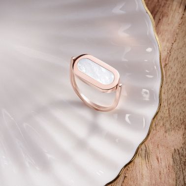 Bague So Shocking réversible Inverso en or rose, diamants nacre et onyx