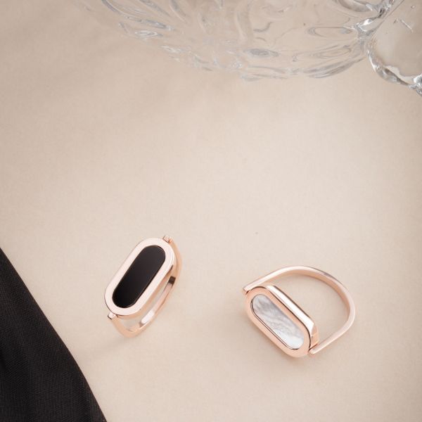 Reversible So Shocking Inverso ring rose gold, diamonds mother-of-pearl and onyx