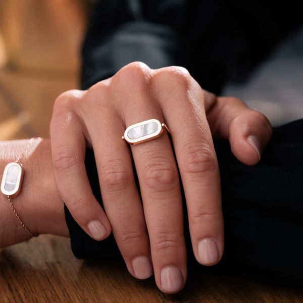 Reversible So Shocking Inverso ring rose gold, diamonds mother-of-pearl and onyx