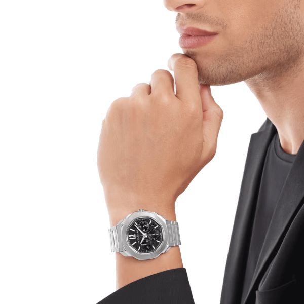 Montre Bulgari Octo Roma Chronographe automatique cadran noir bracelet acier 42 mm 103471