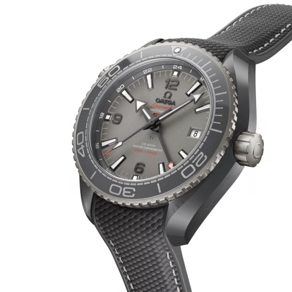 Montre Omega Seamaster Planet Ocean 600m Master Chronometer GMT "Dark Grey" céramique bracelet caoutchouc 45,5 mm