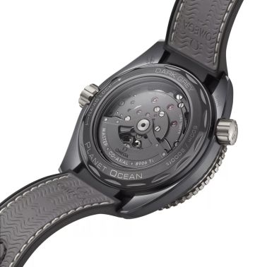 Montre Omega Seamaster Planet Ocean 600m Master Chronometer GMT "Dark Grey" céramique bracelet caoutchouc 45,5 mm