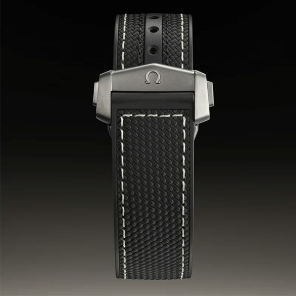 Montre Omega Seamaster Planet Ocean 600m Master Chronometer GMT "Dark Grey" céramique bracelet caoutchouc 45,5 mm