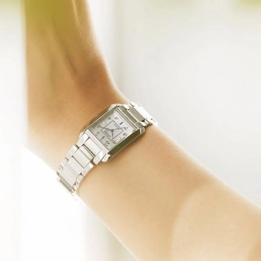 Montre Citizen Ladies Eco-Drive cadran nacre bracelet acier 21,5 x 28,4 mm