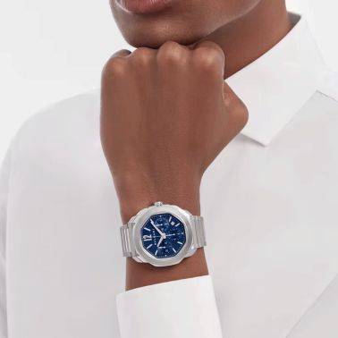 Montre Bulgari Octo Roma Chronographe automatique cadran bleu bracelet acier 42 mm 103829