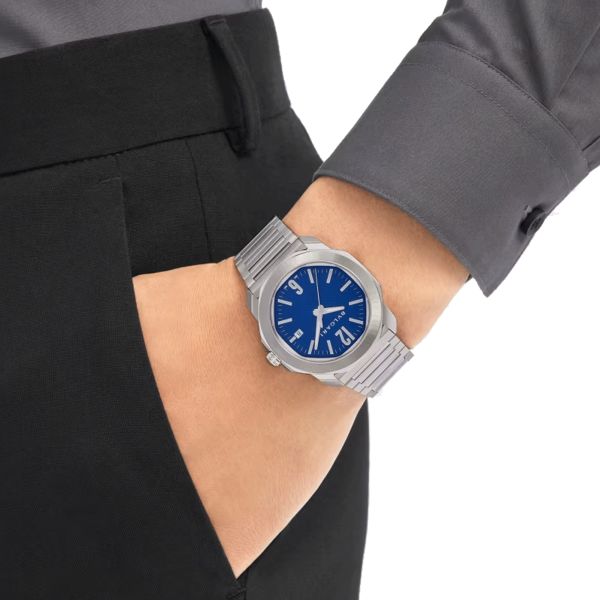 Montre Bulgari Octo Roma automatique cadran bleu bracelet acier 41 mm 103739