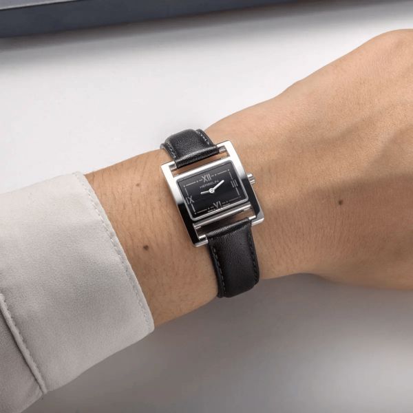 Montre Herbelin V Avenue quartz cadran noir bracelet cuir noir 23,4 x 19 mm