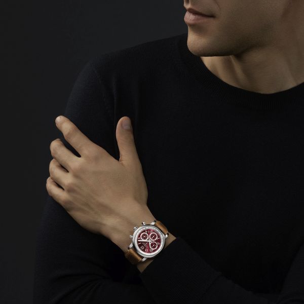 Montre Chopard Mille Miglia Classic Chronographe automatique cadran rouge bracelet cuir brun 40,5 mm 168619-3003