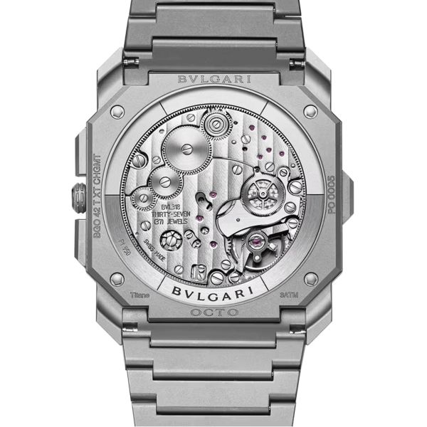Montre Bulgari Octo Finissimo Chronographe GMT automatique cadran titane gris bracelet titane 42 mm 103068