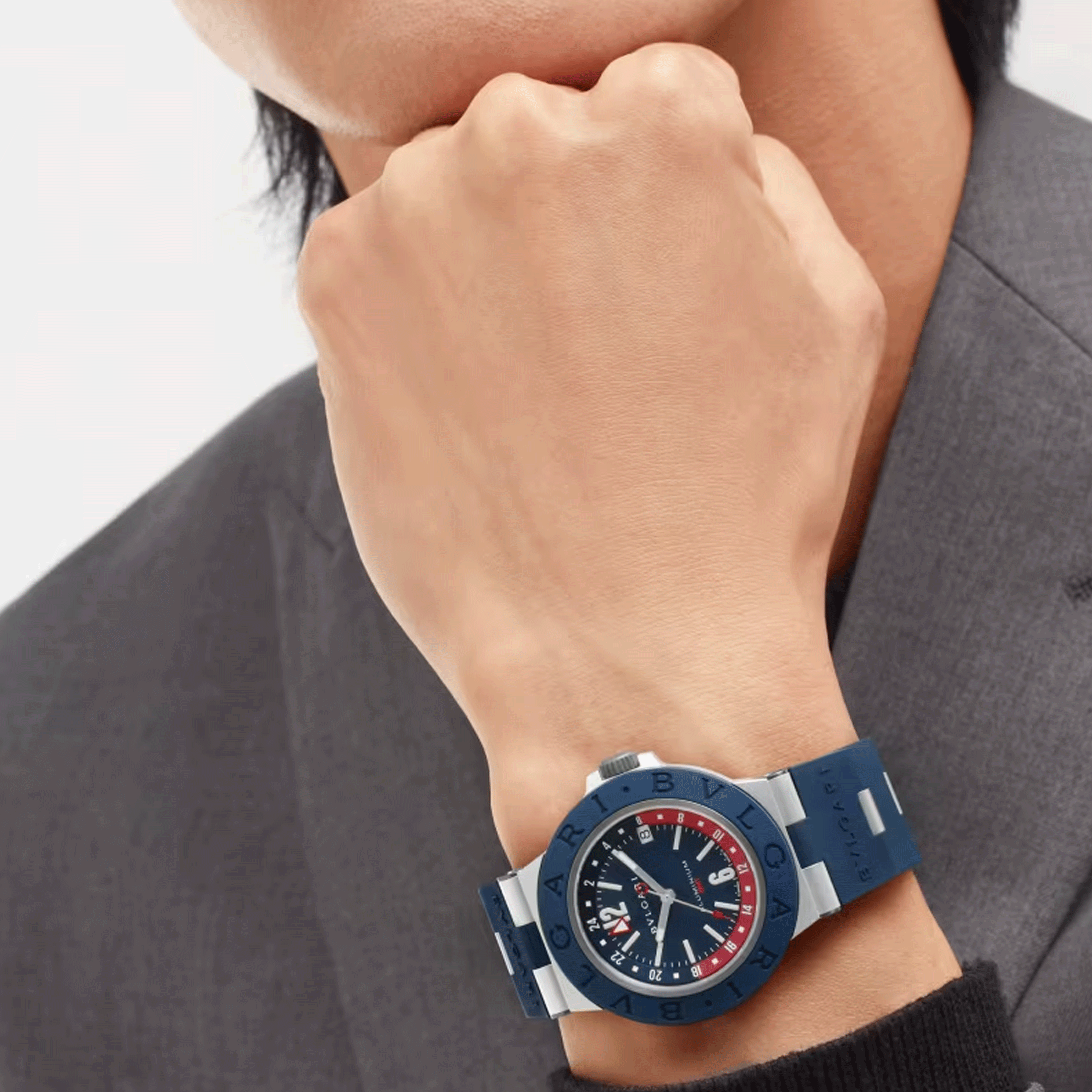 Montre Bulgari Bvlgari Aluminium GMT automatique cadran bleu bracelet caoutchouc bleu 40 mm 103554