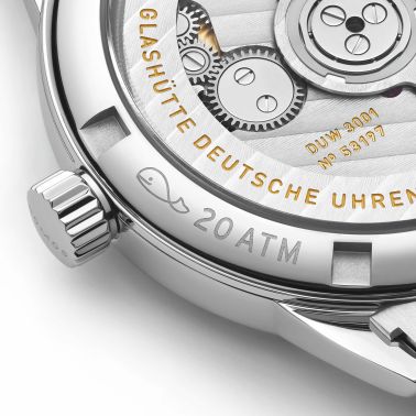 Nomos Club Sport Neomatik 34 Gold automatic sapphire back golden dial steel bracelet 34 mm