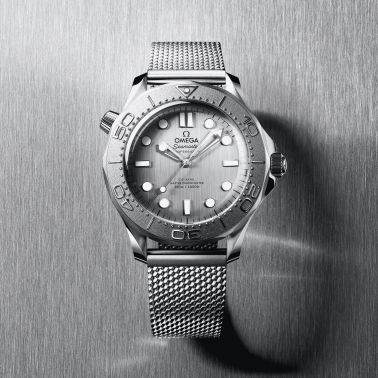 Montre Omega Seamaster Diver 300m Co-Axial Master Chronometer cadran acier bracelet acier milanais 42 mm