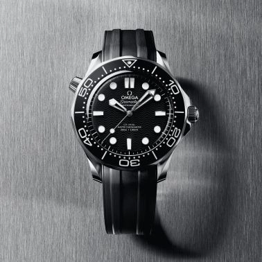 Montre Omega Seamaster Diver 300m Co-Axial Master Chronometer cadran noir bracelet caoutchouc 42 mm
