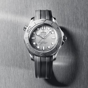 Montre Omega Seamaster Diver 300m Co-Axial Master Chronometer cadran acier bracelet caoutchouc 42 mm