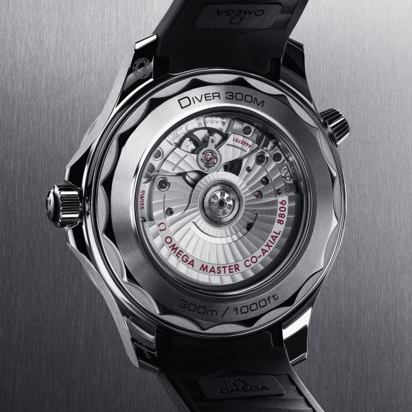 Montre Omega Seamaster Diver 300m Co-Axial Master Chronometer cadran acier bracelet caoutchouc 42 mm