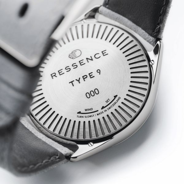 Ressence TYPE 9 Aqua titanium automatic blue dial leather strap 39 mm