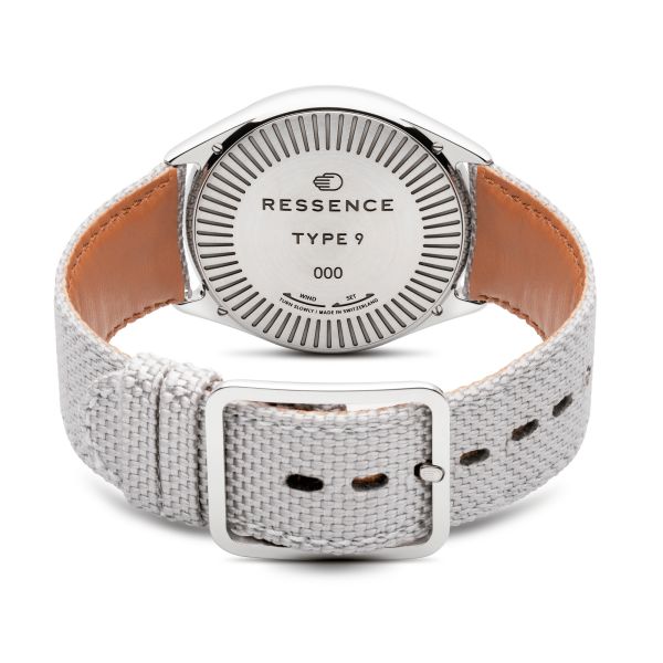 Montre Ressence TYPE 9 Grey titane automatique cadran gris bracelet synthétique tissé 39 mm