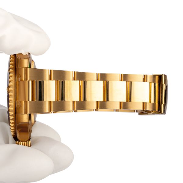 Rolex Submariner Date 18k yellow gold 116618LB automatic 40 mm stickered