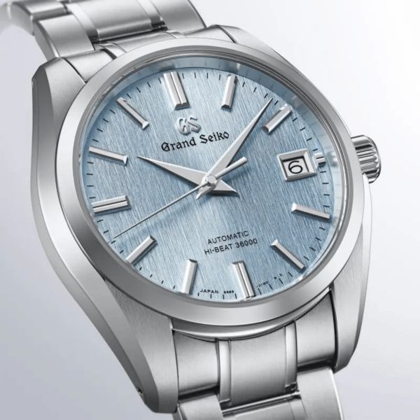 Montre Grand Seiko Heritage "Icefall" automatique Hi-Beat 1998 Revival Titanium cadran bleu bracelet titane 40 mm