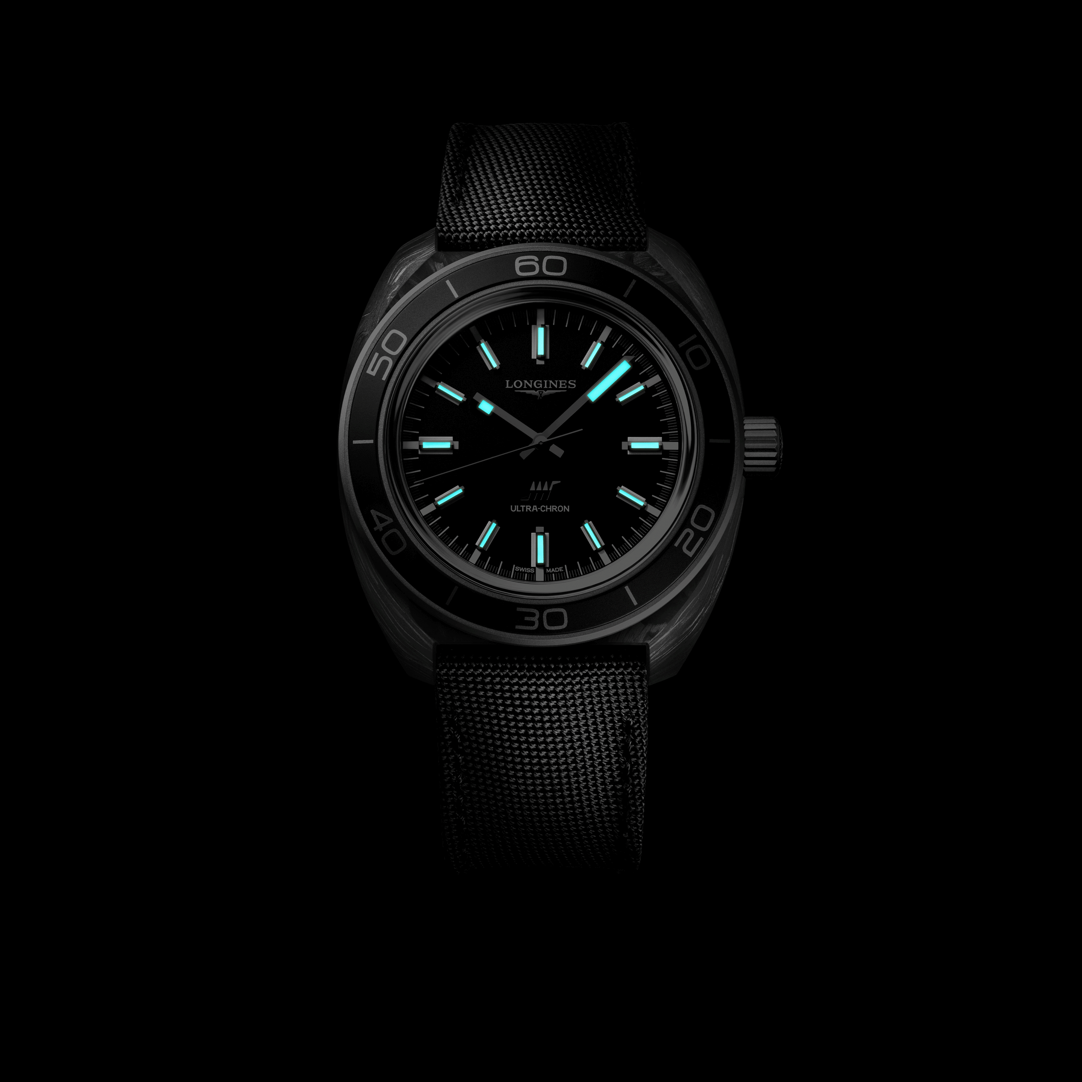 Montre Longines Ultra-Chron Carbon automatique cadran antracite bracelet tissu noir 43 mm L2.839.4.52.2