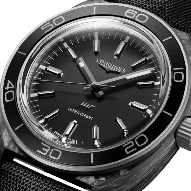 Montre Longines Ultra-Chron Carbon automatique cadran antracite bracelet tissu noir 43 mm L2.839.4.52.2