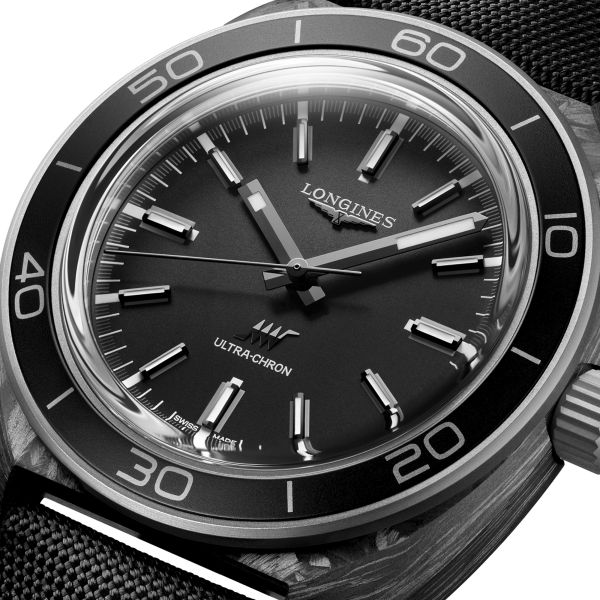 Montre Longines Ultra-Chron Carbon automatique cadran antracite bracelet tissu noir 43 mm L2.839.4.52.2