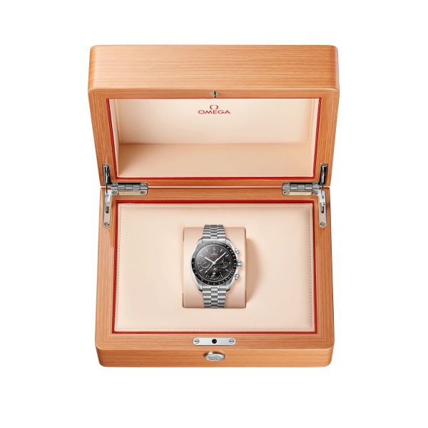 Montre Omega Speedmaster Moonphase Co-Axial Master Chronometer Météorite 43 mm 304.30.43.52.01.001