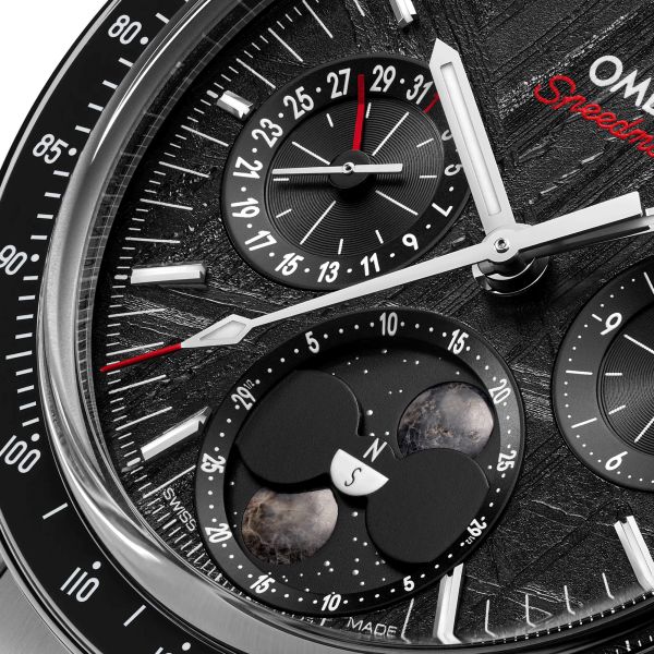 Montre Omega Speedmaster Moonphase Co-Axial Master Chronometer Météorite 43 mm 304.30.43.52.01.001