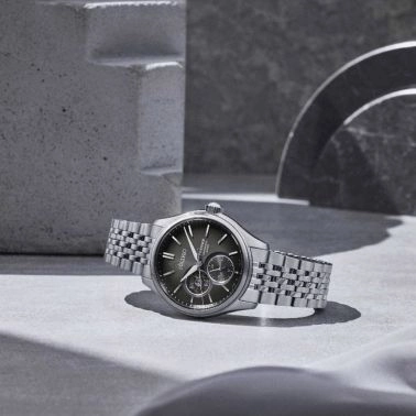 Montre Seiko Presage Cœur Ouvert automatique cadran noir bracelet acier 40,2 mm SPB471J1