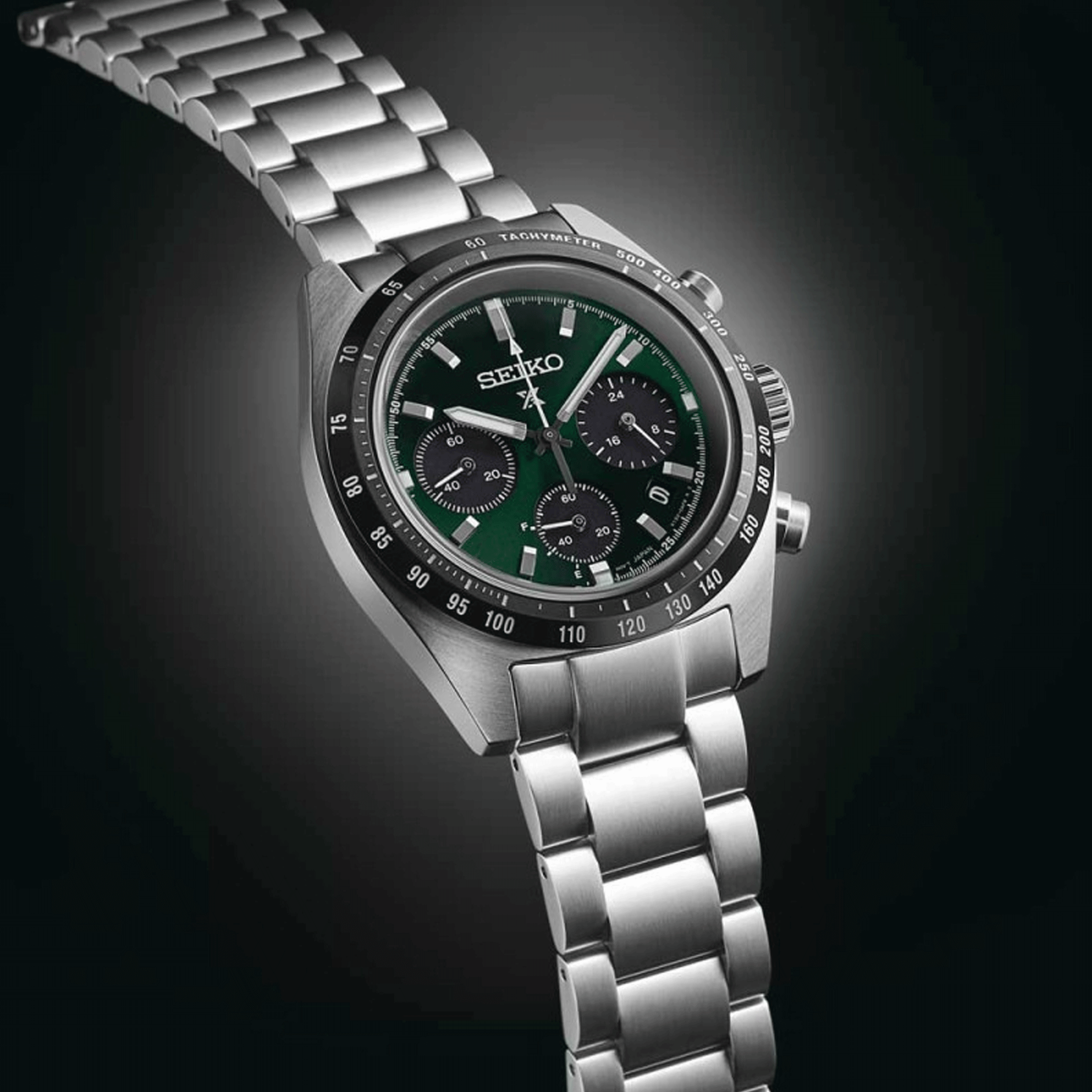 Montre Seiko Prospex Chronographe quartz solaire cadran vert bracelet acier 39 mm SSC933P1