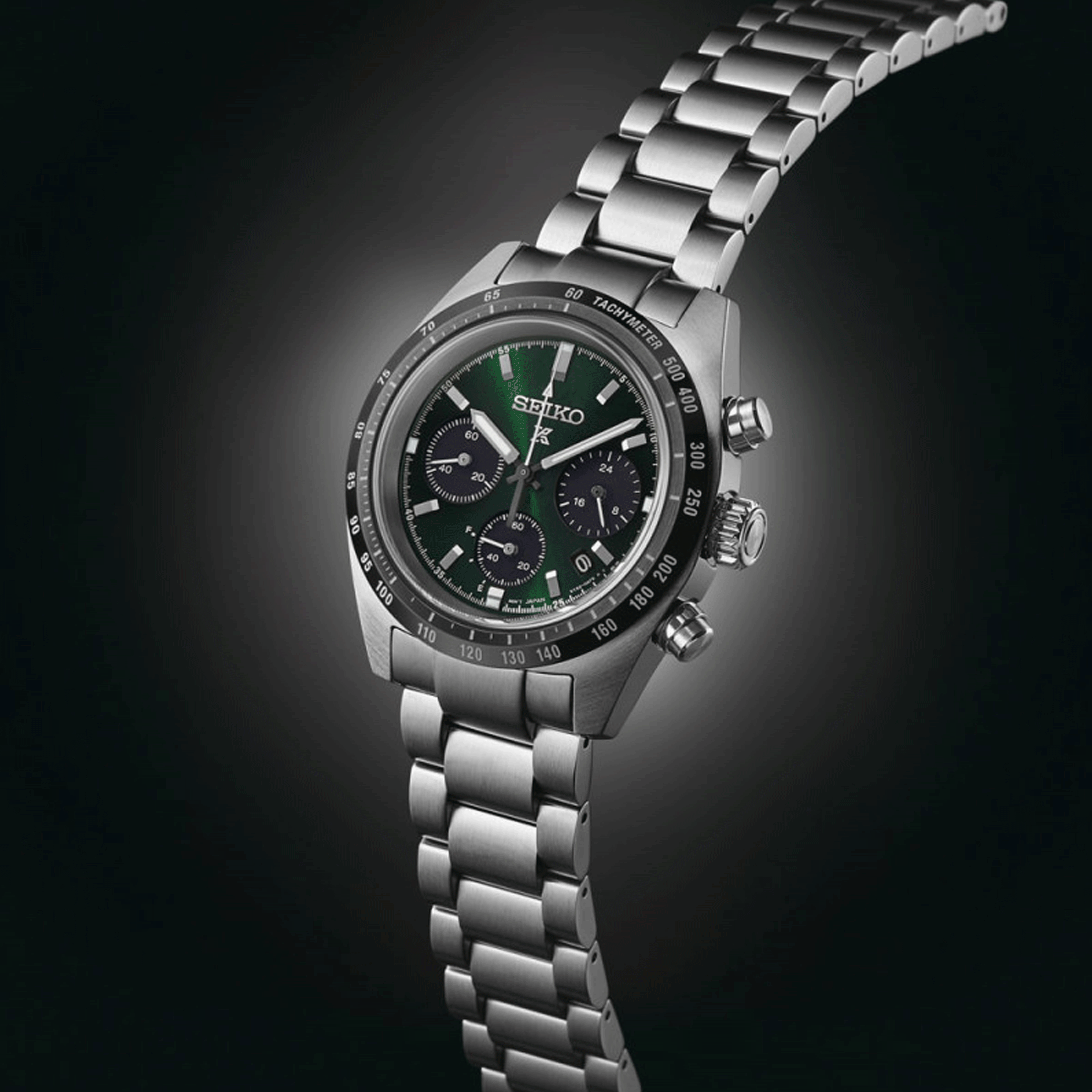 Montre Seiko Prospex Chronographe quartz solaire cadran vert bracelet acier 39 mm SSC933P1