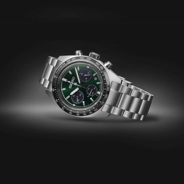 Montre Seiko Prospex Chronographe quartz solaire cadran vert bracelet acier 39 mm SSC933P1