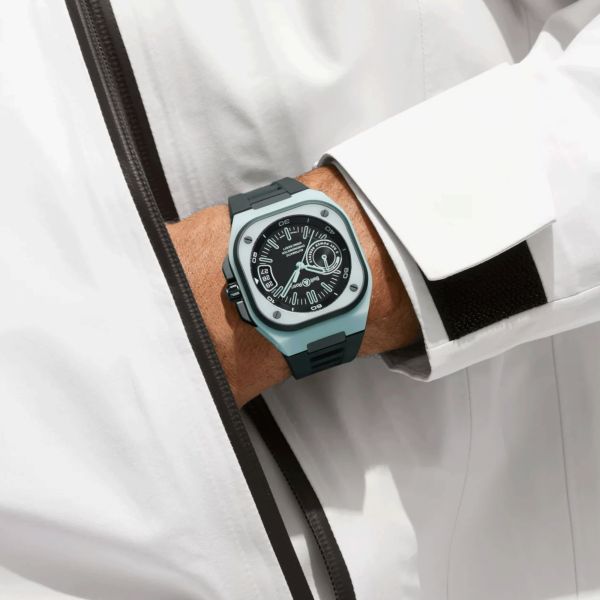 Montre Bell & Ross BR X5 Blue Lum automatique cadran noir bracelet caoutchouc noir 41 mm BRX5R-BLUM-TC/SRB