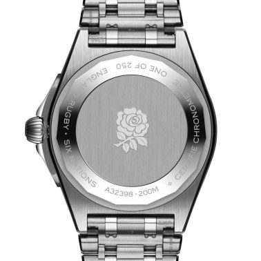 Montre Breitling Chronomat GMT Six Nations Angleterre automatique cadran argent bracelet acier 40 mm A323985B1A1A1