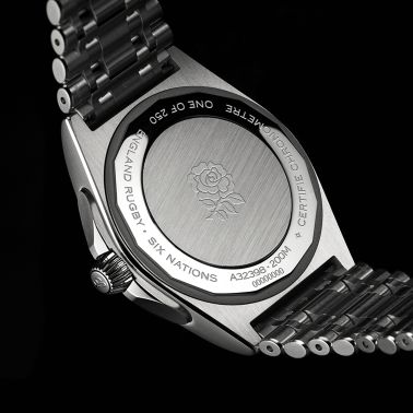 Montre Breitling Chronomat GMT Six Nations Angleterre automatique cadran argent bracelet acier 40 mm A323985B1A1A1