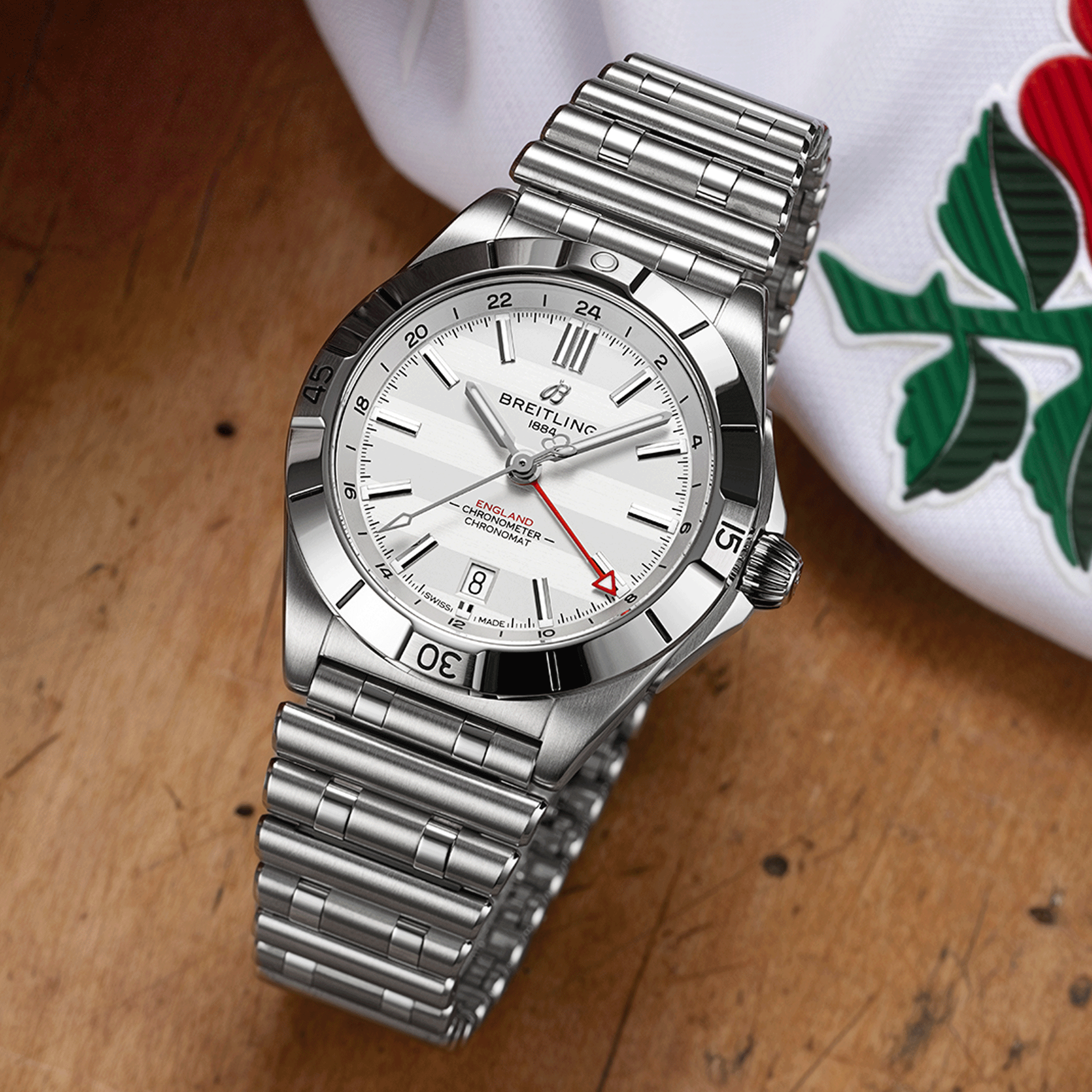 Montre Breitling Chronomat GMT Six Nations Angleterre automatique cadran argent bracelet acier 40 mm A323985B1A1A1