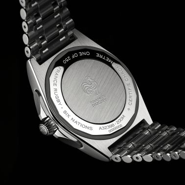 Montre Breitling Chronomat GMT Six Nations France automatique cadran bleu bracelet acier 40 mm A323989B1C1A1