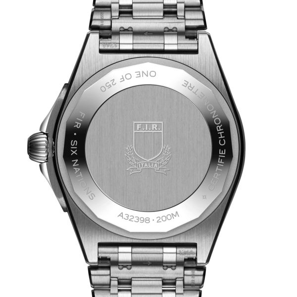 Montre Breitling Chronomat GMT Six Nations Italie automatique cadran bleu bracelet acier 40 mm A323981C1C1A1