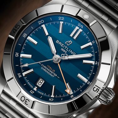 Montre Breitling Chronomat GMT Six Nations Italie automatique cadran bleu bracelet acier 40 mm A323981C1C1A1
