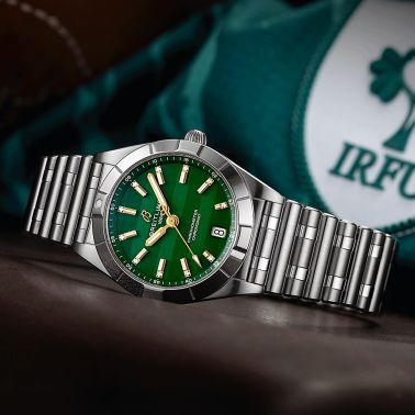 Montre Breitling Chronomat Six Nations Irlande quartz cadran vert bracelet acier 32 mm A773107A1L1A1