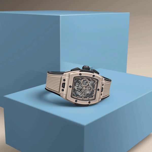 Montre Hublot Spirit of Big Bang Beige Ceramic 42 mm 642.CZ.6110.RX