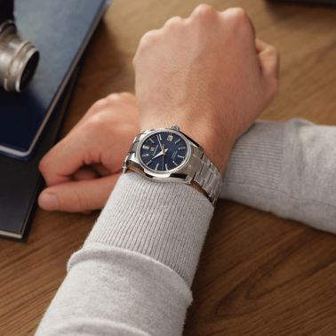 Grand Seiko Heritage Hi-Beat 36000 "Shūbun" automatic watch blue dial steel bracelet 40 mm SBGH353G