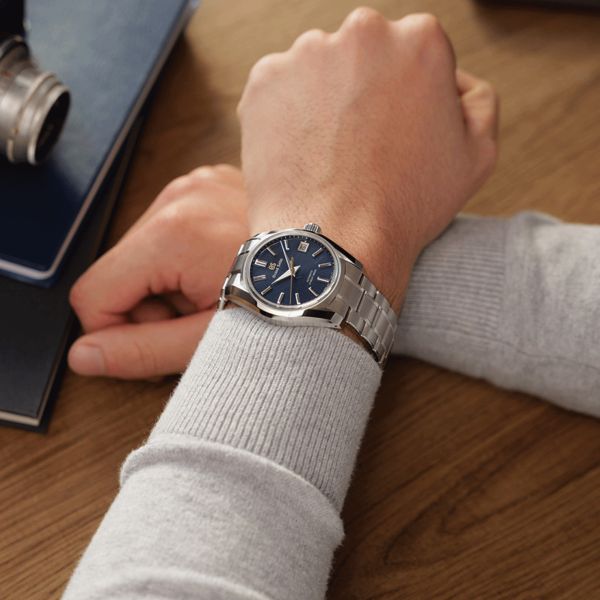 Grand Seiko Heritage Hi-Beat 36000 "Shūbun" automatic watch blue dial steel bracelet 40 mm SBGH353G