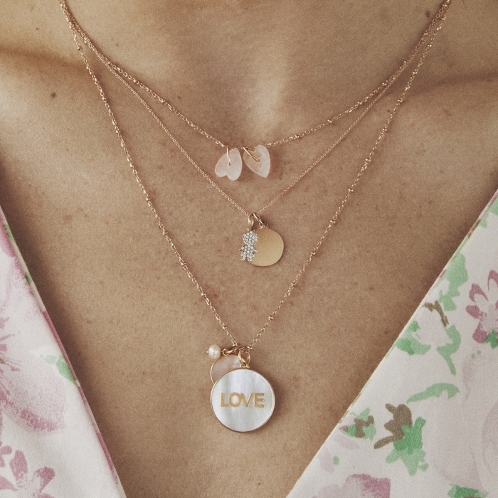 Pendentif Ginette NY Mini Angele charm en or rose et quartz rose