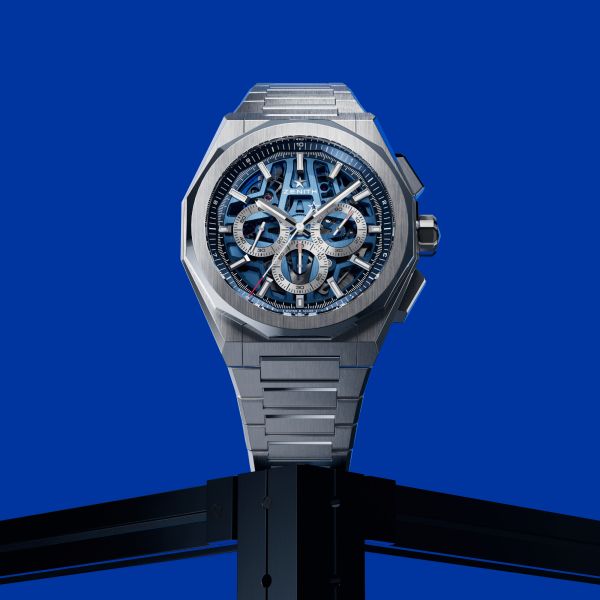 Montre Zenith Defy Skyline Chronographe Skeleton automatique cadran bleu bracelet acier 42 mm